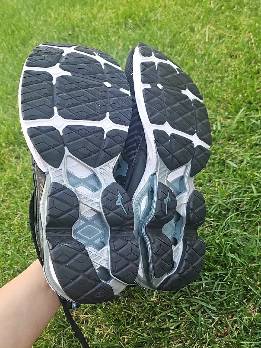 Mizuno Knit Infinity Wave Breathable Smooth Ride Black & Silver Running Shoe R4